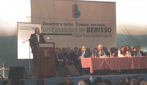 Kirchner en Berisso, en una visita durante los primeros años de su presidencia.