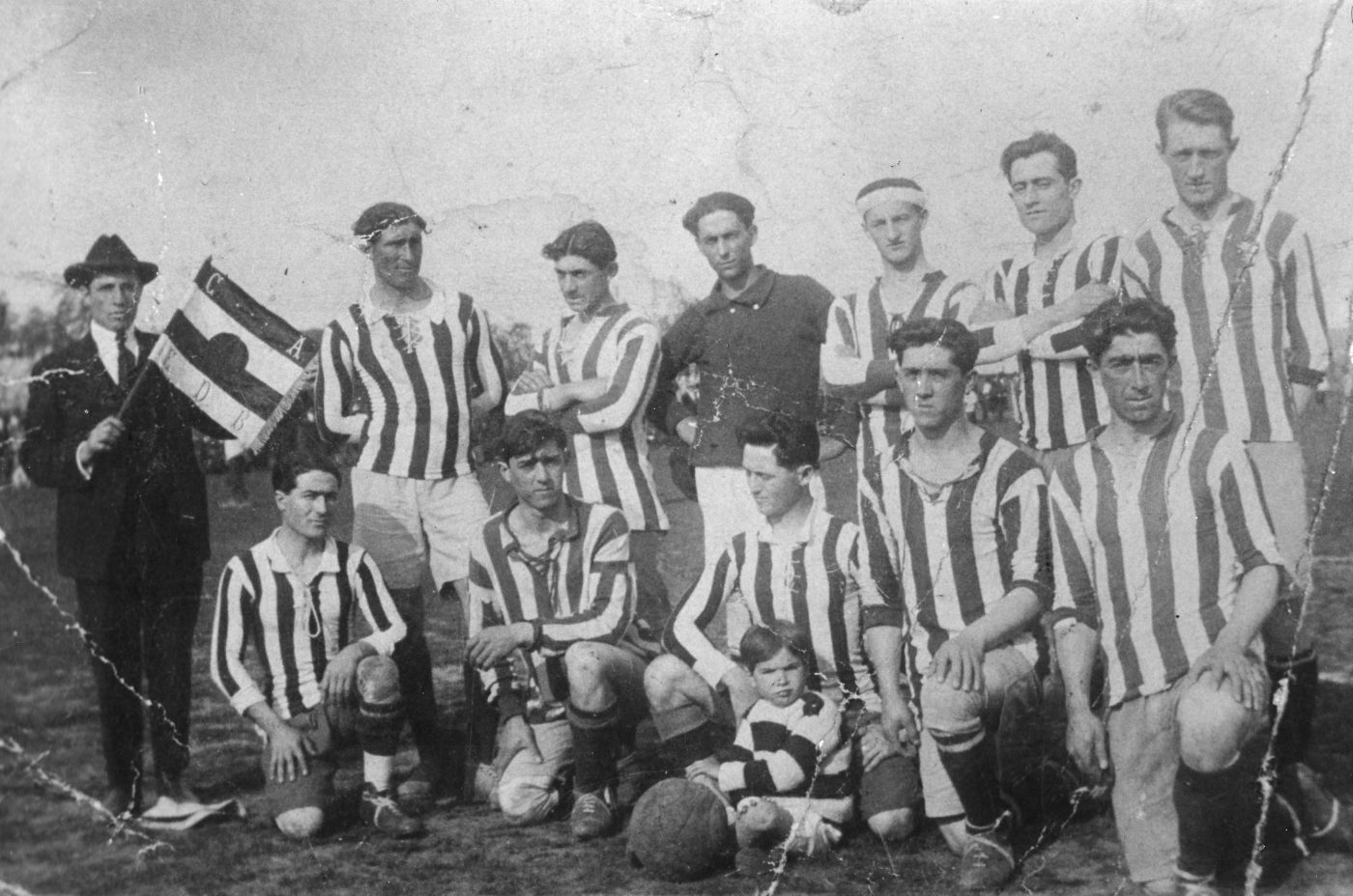 La formación de la Cebra en 1921, año de los primeros éxitos deportivos en el plano de la Liga (Foto Archivo de la Asociación Museo 1871)