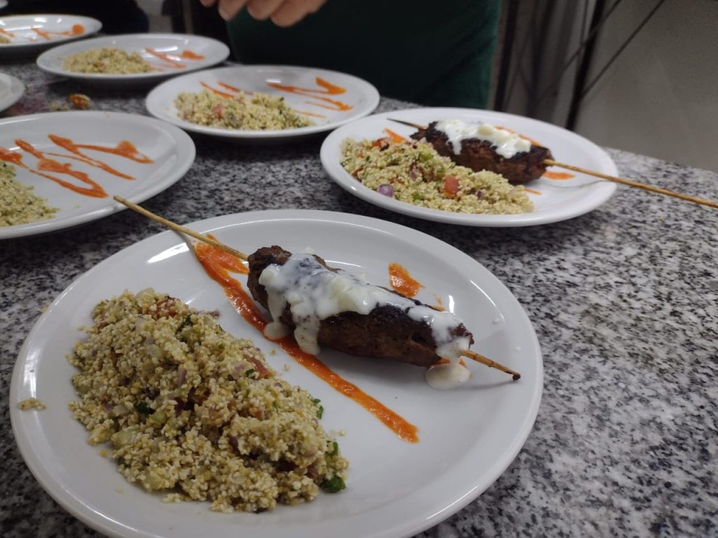 comida-noche-armenia-berisso