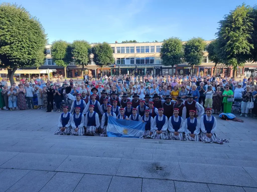 Delegación de la Sociedad Lituana Nemunas en Festival de la Canción de Lituania