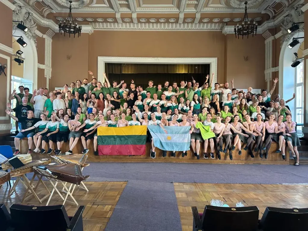 Delegación de la Sociedad Lituana Nemunas en Festival de la Canción de Lituania