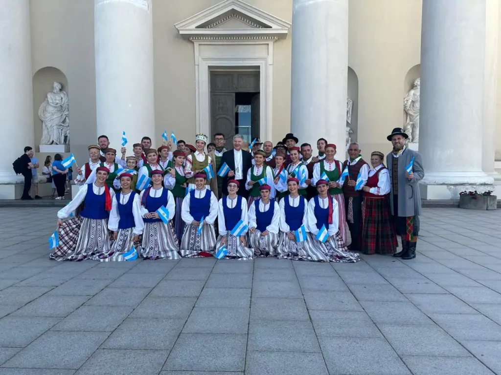 Delegación de la Sociedad Lituana Nemunas en Festival de la Canción de Lituania