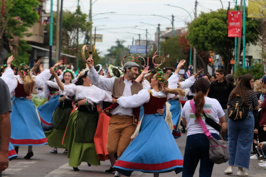 Desfile de cierre de la 47 Fiesta Provincial del Inmigrante