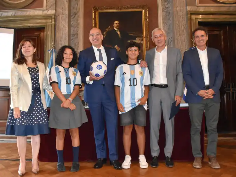 Convenio con Grecia para la construcción de espacio socio-deportivo en Berisso