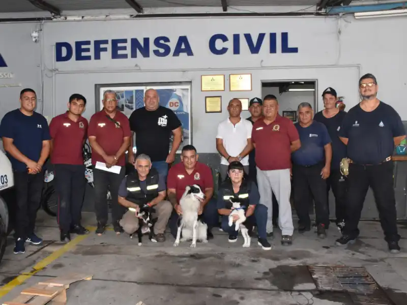 Defensa Civil incorporó canes a su equipo