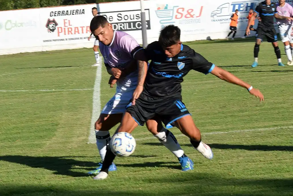 Villa San Carlos le ganó a Fénix