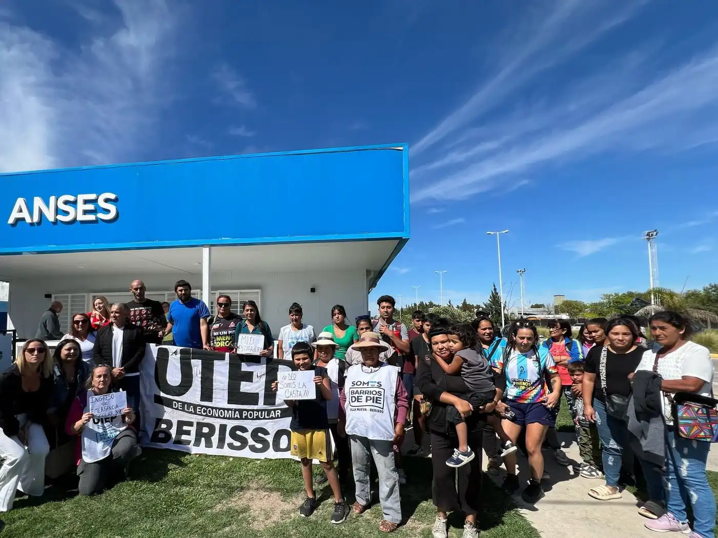 piden ingreso por emergencia escolar