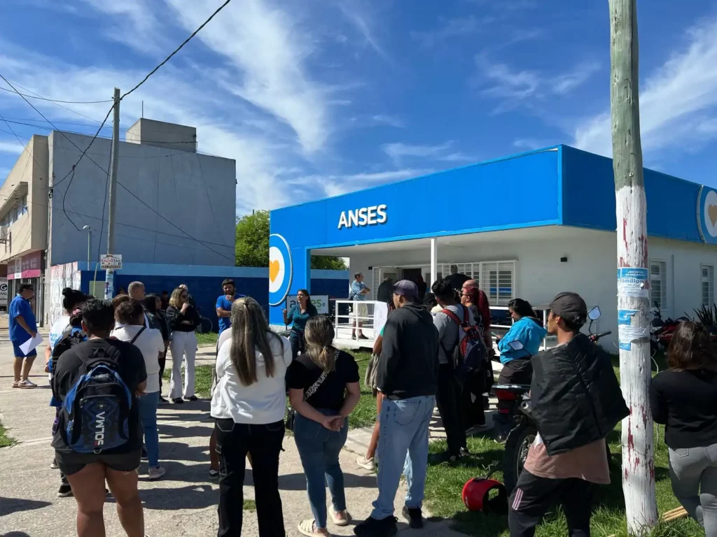 piden ingreso por emergencia escolar