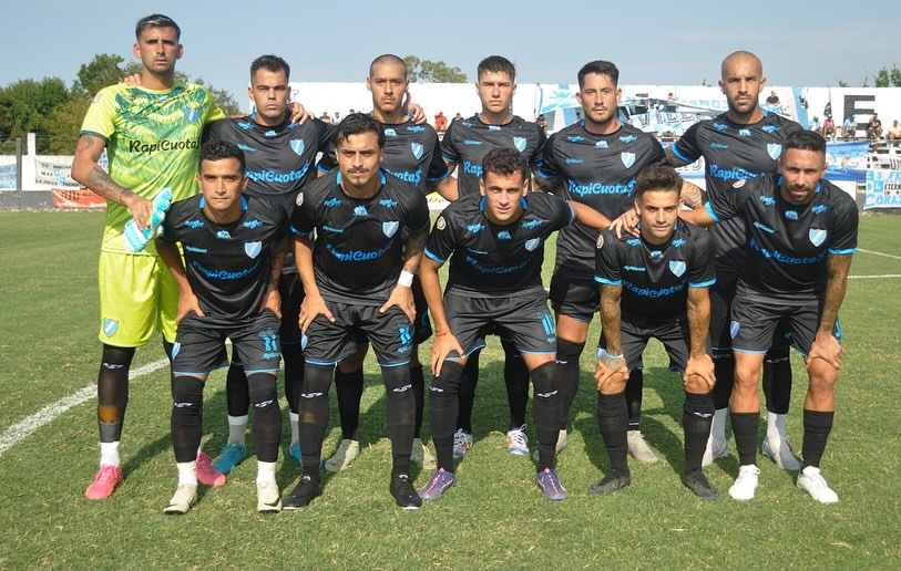 Villa San Carlos debutó con victoria ante Liniers