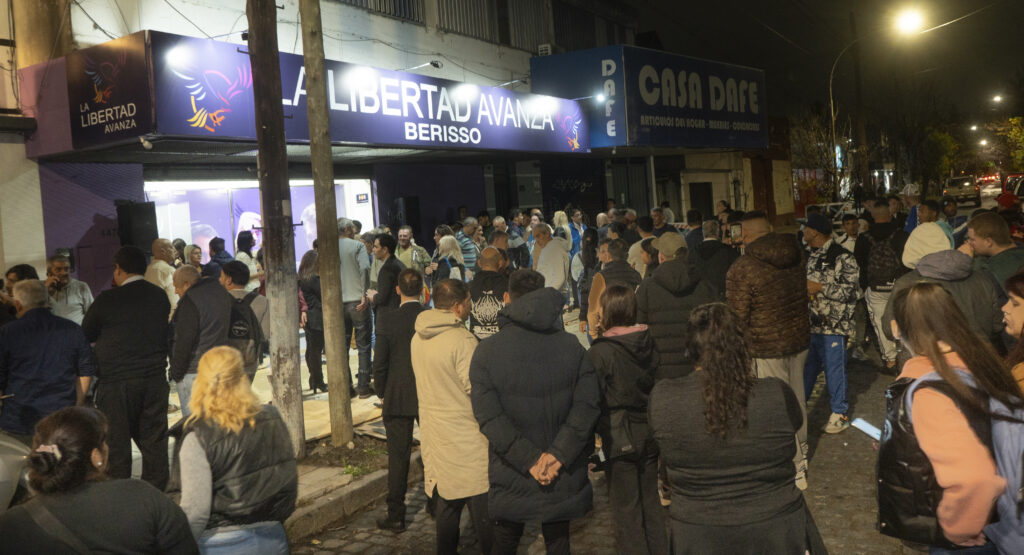 Inauguración de local céntrico de La Libertad Avanza