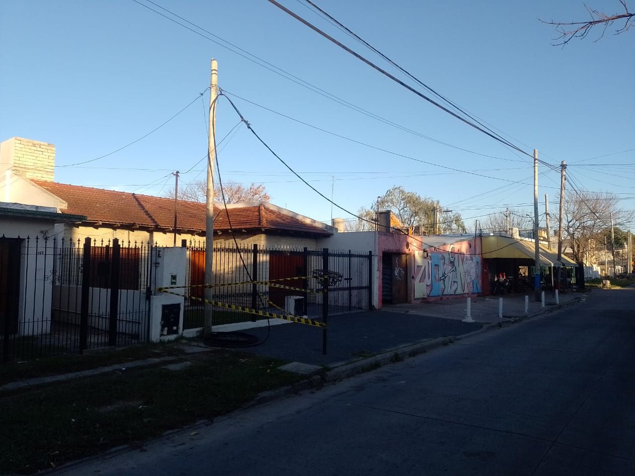 riesgo eléctrico en inmediaciones del Jardín 913
