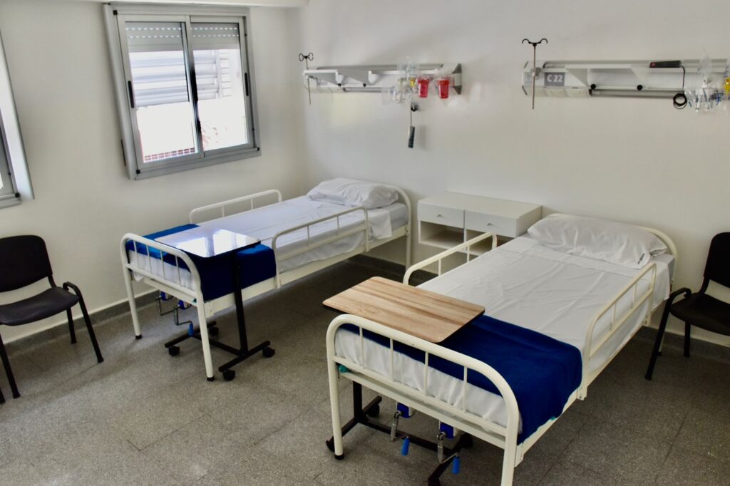 kicillof en el hospital larrain